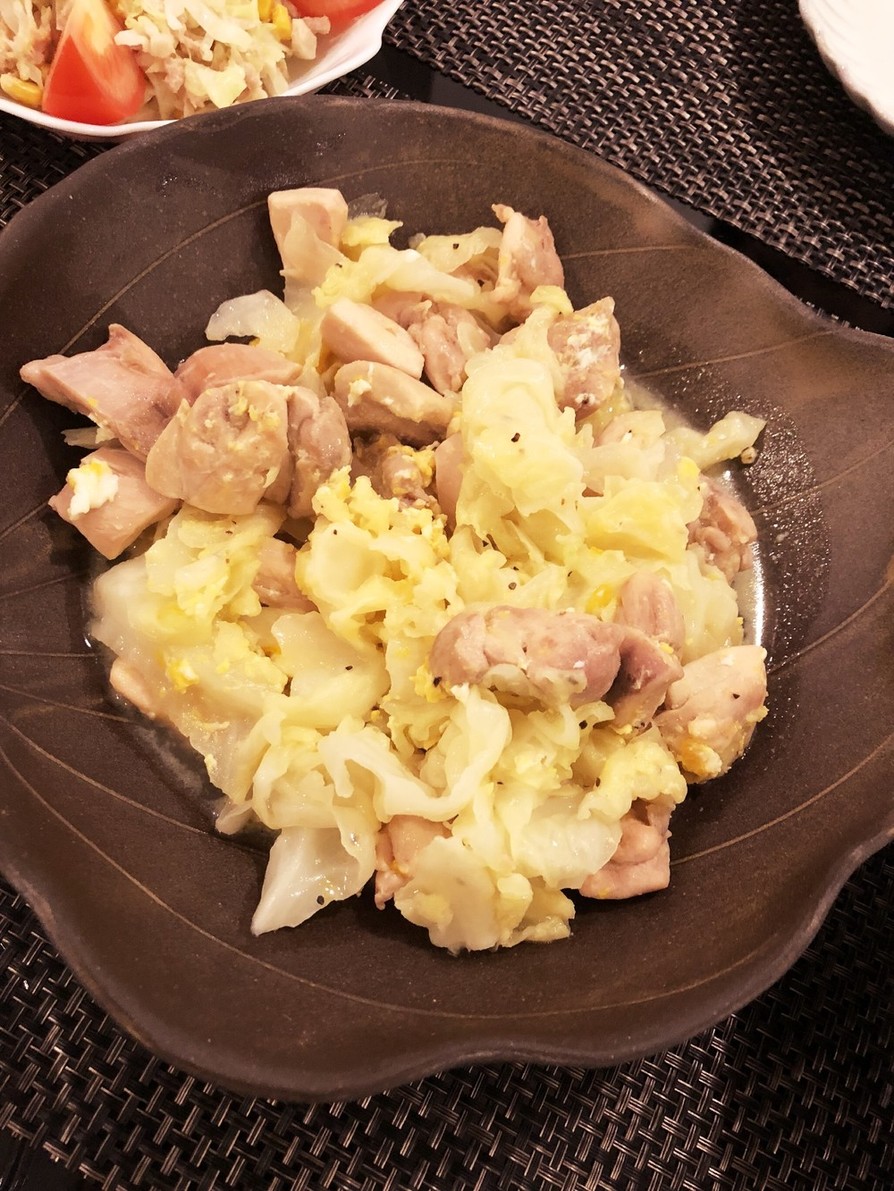 ご飯がススム！キャベツと鶏と卵の簡単炒めの画像