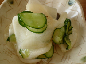 こんぶ茶で浅漬け