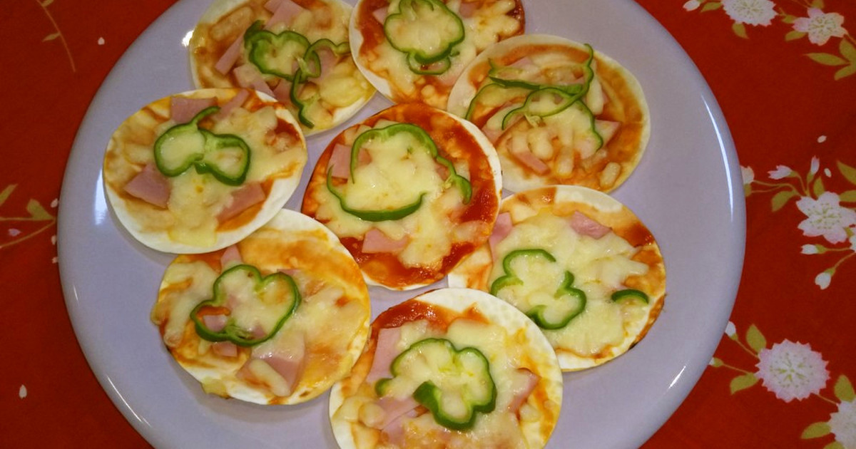 フライパンで作る 余った餃子の皮ピザ レシピ 作り方 By Naomin718 クックパッド 簡単おいしいみんなのレシピが377万品