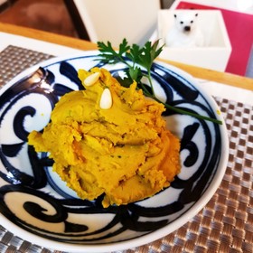 ピスタチオ、松の実のマッシュかぼちゃ