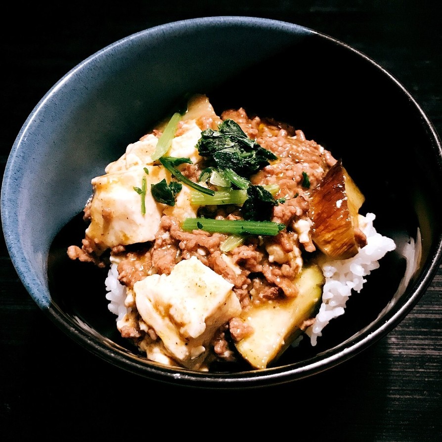 びっくりグリーンカレー味麻婆茄子豆腐丼の画像