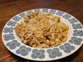 タンパク質豊富なツナと大豆のキャベツ炒め