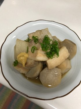 豚の角煮大根と里芋と共に