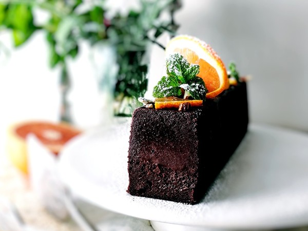 しっとり濃厚、オレンジの生チョコケーキ
