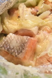 鮭とキャベツのニンニクチーズ蒸し❁