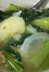 簡単絶品・野菜たっぷりの豚骨スープ