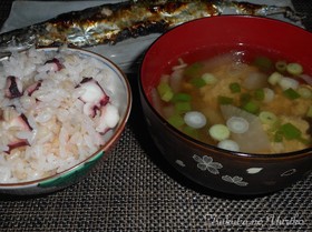 たこ飯と潮味のさんまの団子汁☆つみれ