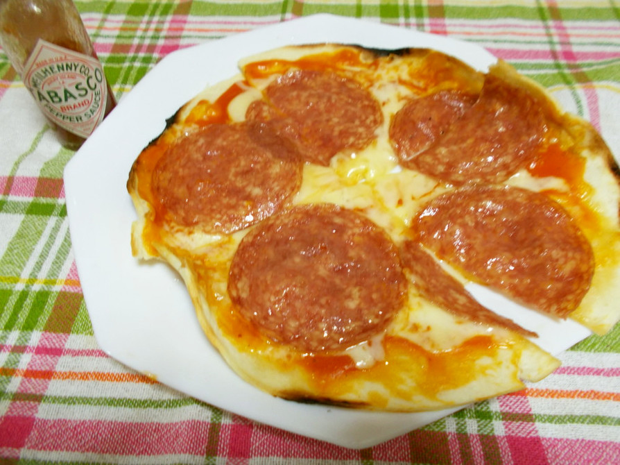 サイゼリヤ風♪幻のミラノサラミのピザの画像