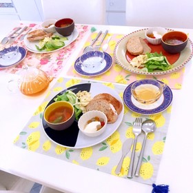 スクランブルエッグとスープ 簡単パン朝食