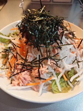 モリモリ食べる大根サラダ