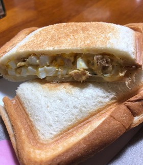 たっぷりたまごのホットサンド