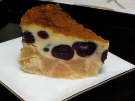りんごとダークチェリーのクラフティ