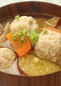 【腸活】鶏団子と根菜の具だくさん味噌汁