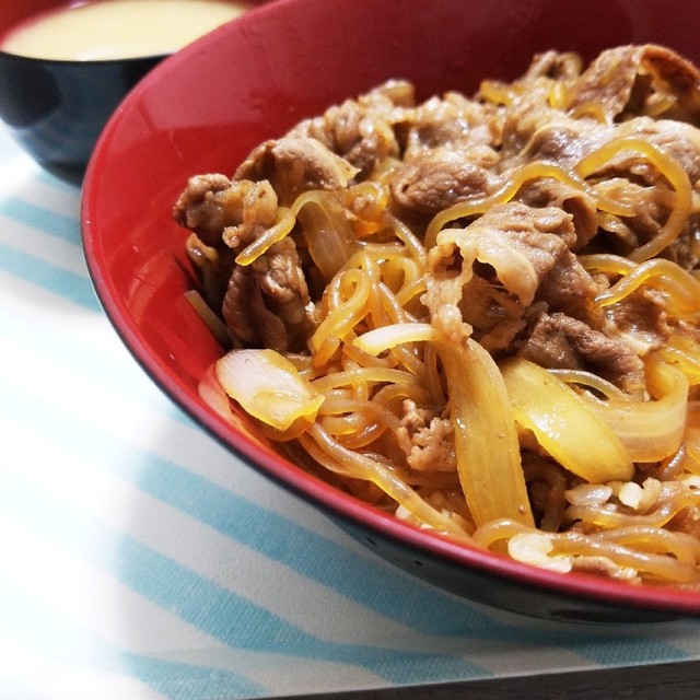麺つゆだけ 簡単牛丼 レシピ 作り方 By ちぇるこ クックパッド 簡単おいしいみんなのレシピが360万品 麺つゆだけ 簡単牛丼 レシピ 作り方 By ちぇるこ クックパッド 簡単おいしいみんなのレシピが360万品
