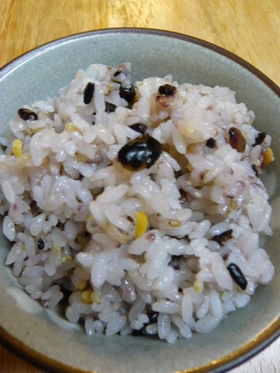 炊飯器で簡単☆ヘルシー雑穀おこわ