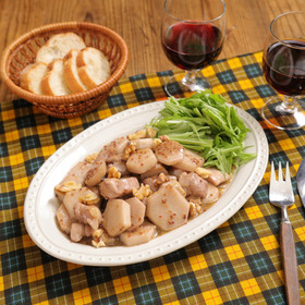 簡単おつまみに♪里芋と鶏肉の赤ワイン煮