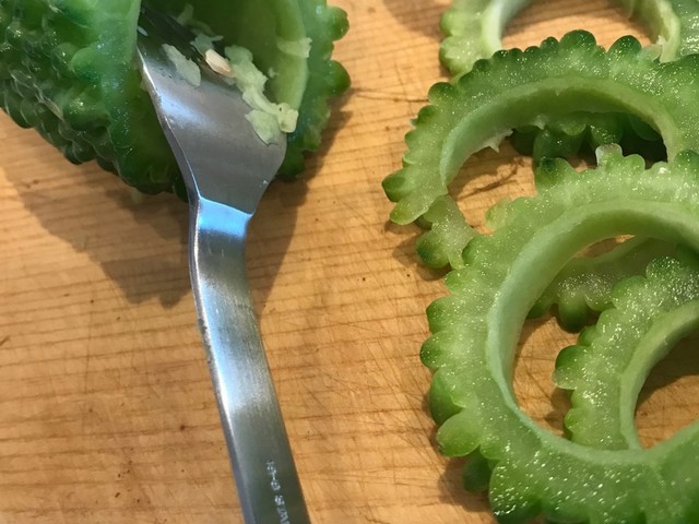 ゴーヤ わたの抜き方 レシピ 作り方 By うえぶーぶ クックパッド 簡単おいしいみんなのレシピが365万品