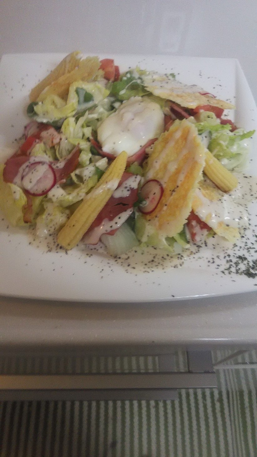 パレミジャーノのチュイルシーザーサラダの画像