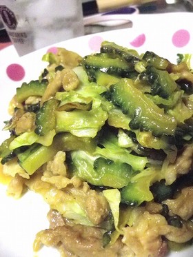 ゴーヤとキャベツの豚みそ炒め