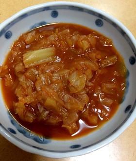 キャベツと玉ねぎの食べるトマトスープ