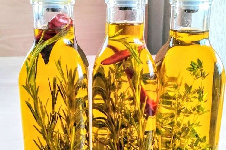 ハーブ ローズマリーとタイムで作るオイル レシピ 作り方 By ポタジェガーデン クックパッド 簡単おいしいみんなのレシピが365万品