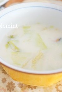 レタスと牡蠣の豆乳スープ