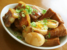 豚バラ肉と厚揚げと半熟卵の炊いたん