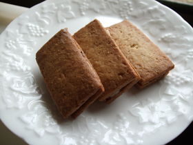 ラムレーズン バターサンドクッキーの画像