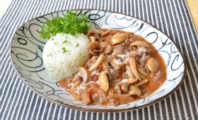 お手軽ごちそう!ビーフストロガノフ♪