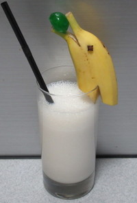 バナナでイルカの飾り切り♪バナナジュース