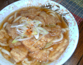 駄菓子でごはん!簡単イカ天うどん♪