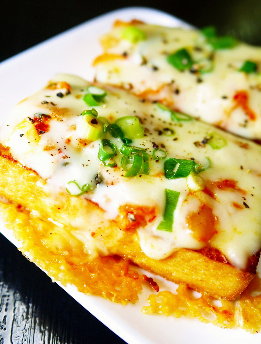 フライパンで厚揚げピザ！キムチチーズ焼きの画像
