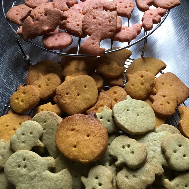 ハロウィンに楽しい簡単三色クッキー レシピ 作り方 By わくわくぶー クックパッド 簡単おいしいみんなのレシピが363万品