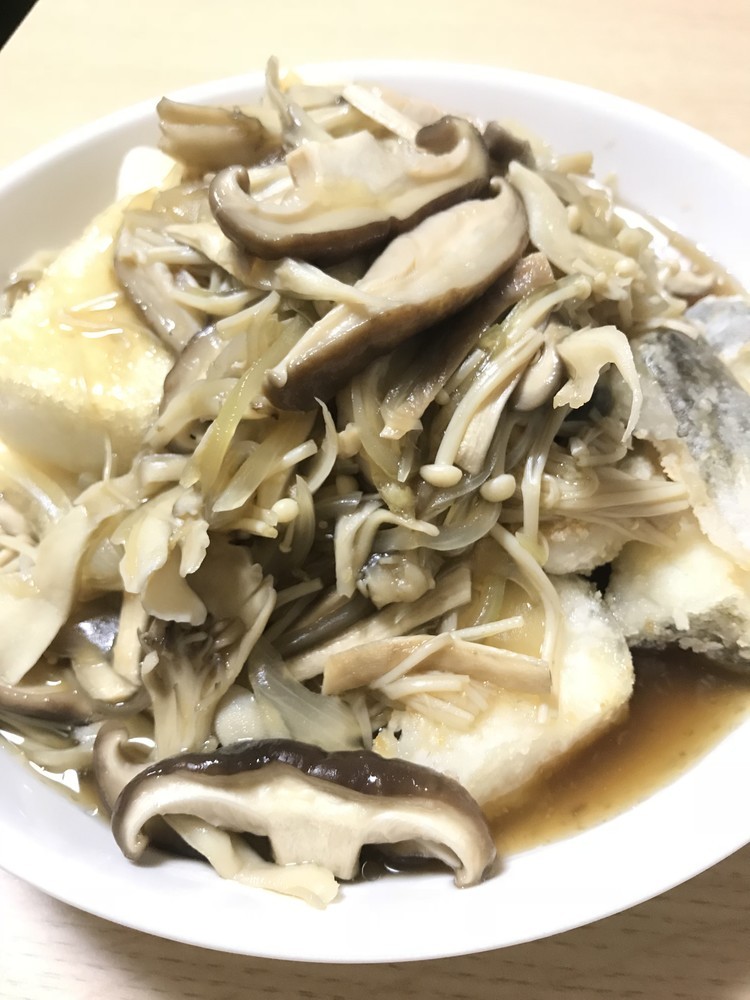 揚げ豆腐と鱈のきのこあんかけの画像