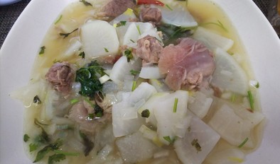 リメイク・牛すじと大根とパクチーのスープの写真