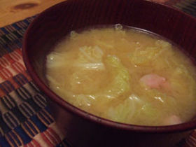 ベーコンとキャベツのお味噌汁