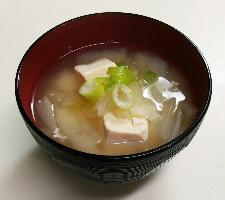 簡単♪大根と玉ねぎ、豆腐のお味噌汁☆の画像