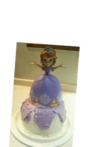 プリンセスソフィアの人形ドールケーキ立体