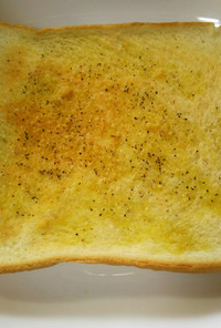 食パンとオリーブ油のずぼらトースト