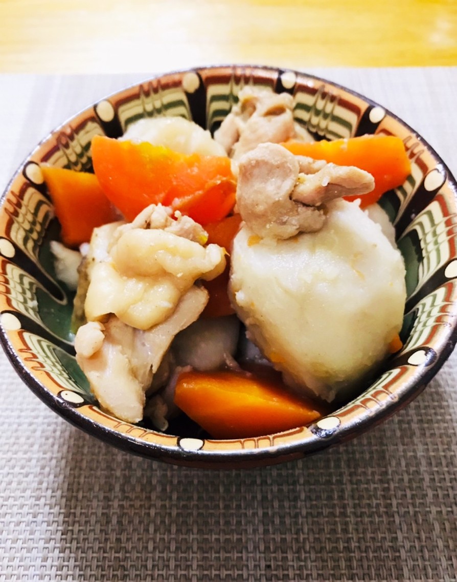 里芋と鶏肉の煮物の画像