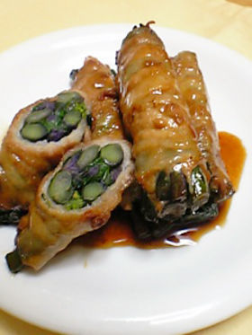 紅苔菜(トウタイサイ)の豚肉巻き