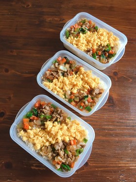 お弁当や、お昼ごはんに☆ガパオ風そぼろ丼