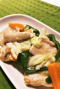 ご飯がすすむ♬トロ〜リ鶏胸肉の塩野菜炒め