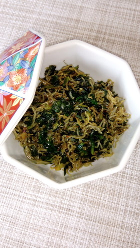 白だしジャコとセロリの葉っぱ簡単ふりかけ