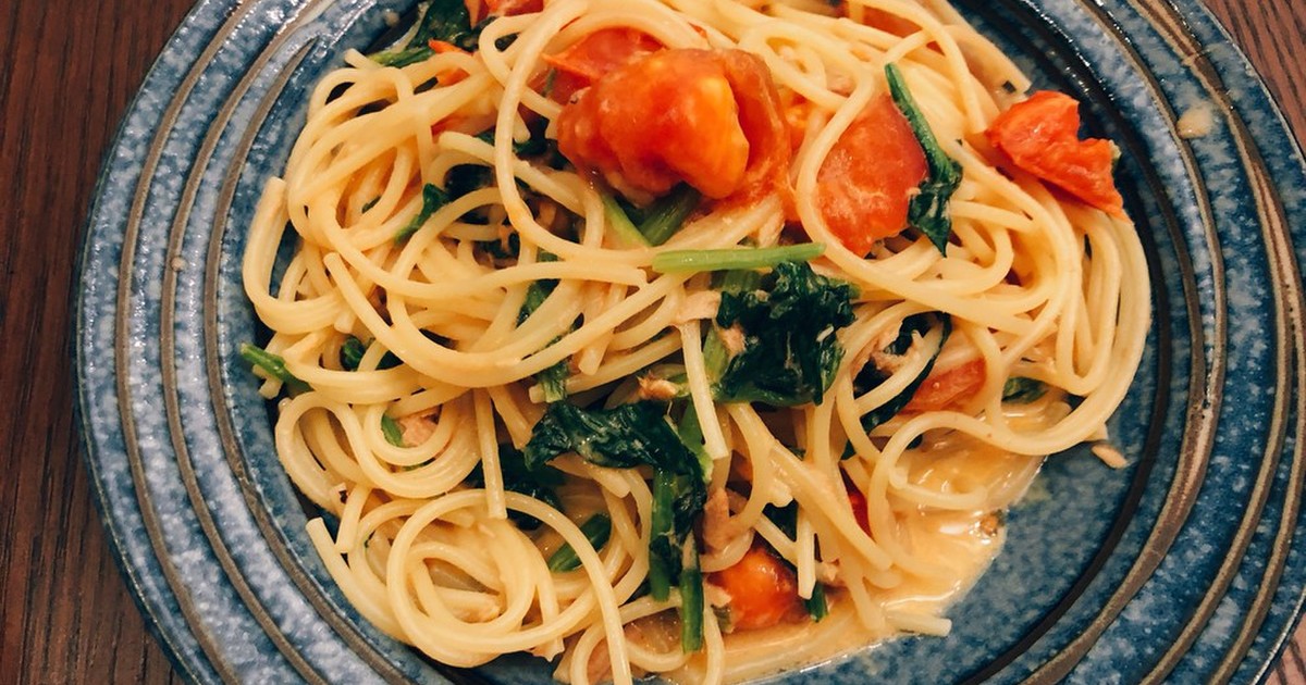 ほうれん草のペストパスタとオリーブのレシピ