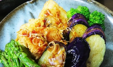 自家製万能黒酢のタレで鱈と野菜の揚げ浸しの写真