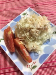 キャベツとササミ缶サラダ。の写真