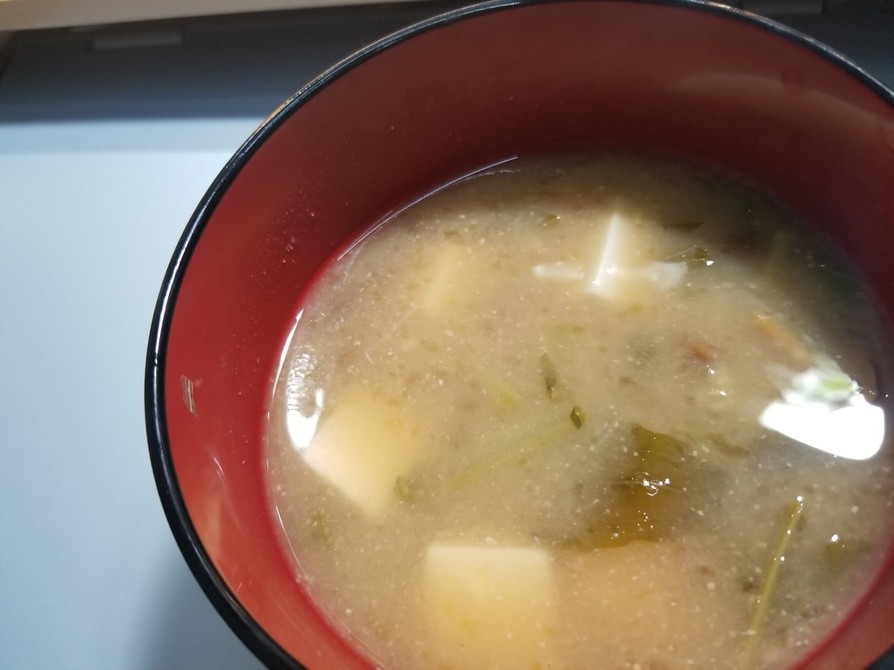 秋の定番「なめこ豆腐の味噌汁+大根の葉」の画像