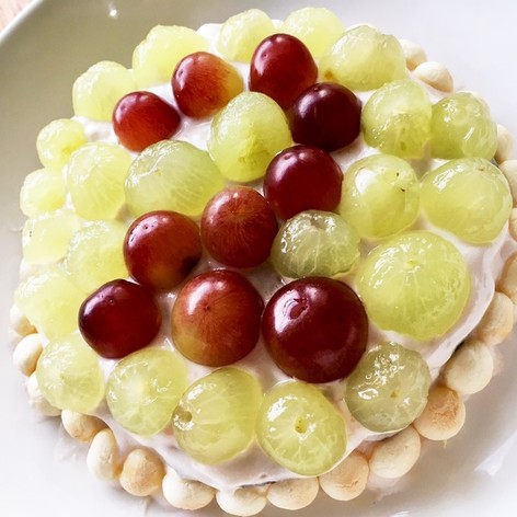 簡単ブドウの誕生日ケーキ(幼児食)