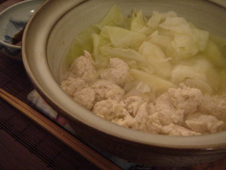 キャベツの鶏団子鍋の画像